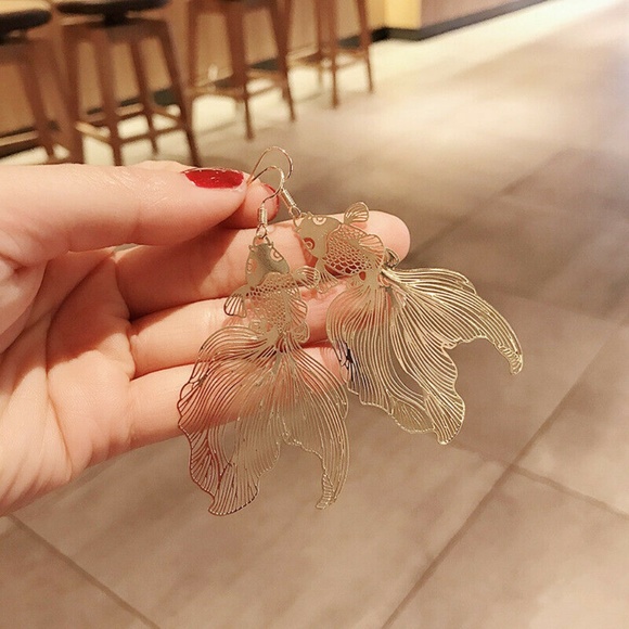 18K KOI FISH Earrings Goldfish Lightweight POPULAR - Picture 3 of 5